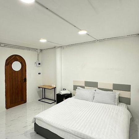 Megun 10 L Apartment กรุงเทพมหานคร ภายนอก รูปภาพ